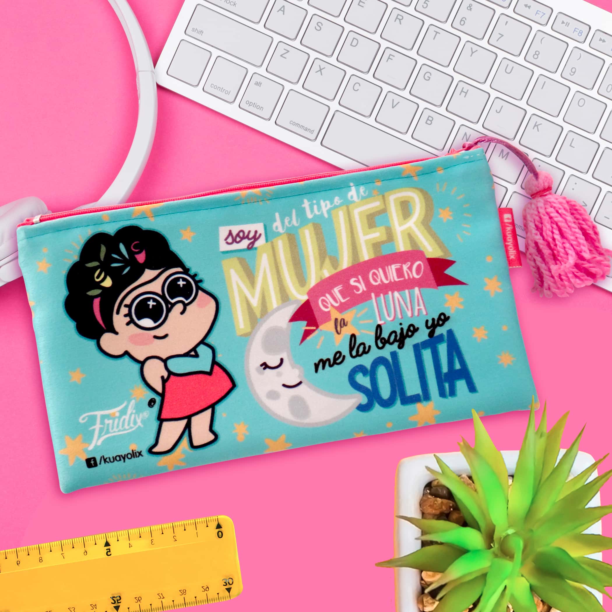 Desarrollo de producto ilustración para lapicera o cosmetiquera sublimación textil fridix. Diseño de personajes
